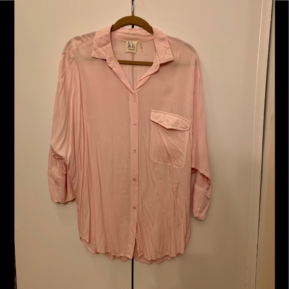 pink shirt